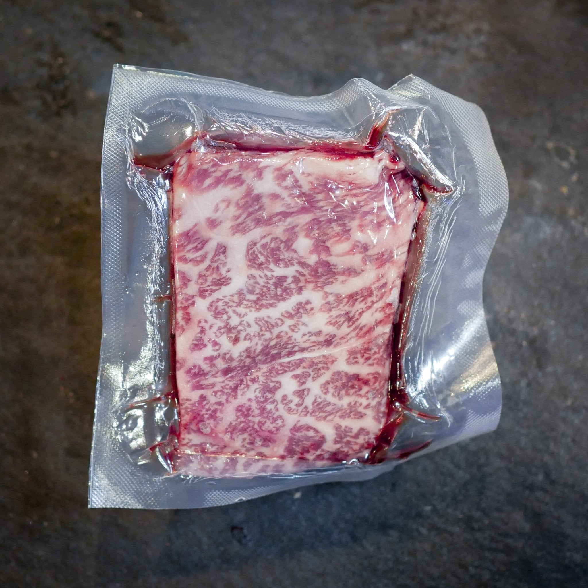 https://pursuitfarms.com/cdn/shop/products/pursuit-farms-wagyu-1000-box-738020.jpg?v=1670717524